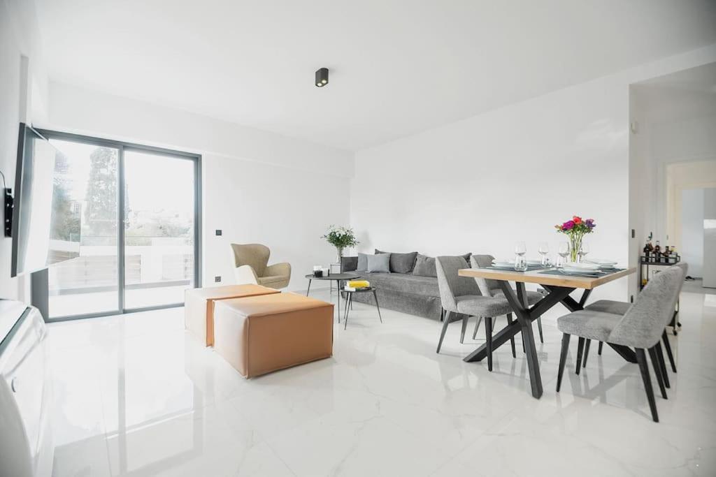Maison Du Jardin 2-Bedroom Apartment Private Outdoor Jacuzzi Rhodes City Екстериор снимка