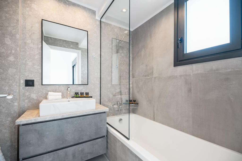 Maison Du Jardin 2-Bedroom Apartment Private Outdoor Jacuzzi Rhodes City Екстериор снимка